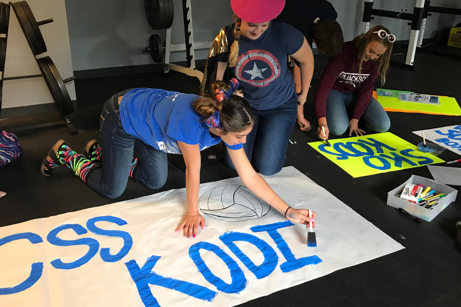 Sarina M. '20, left, spearheaded Kodiak Spirit, in which members make spirit sig